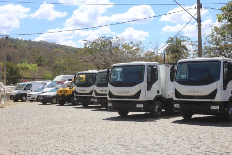 Onze novos veículos são adquiridos pela Prefeitura e vão aumentar serviços na limpeza, saúde e na educação