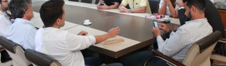 Prefeitura realiza reunião com empreendedores do bairro Petrópolis II