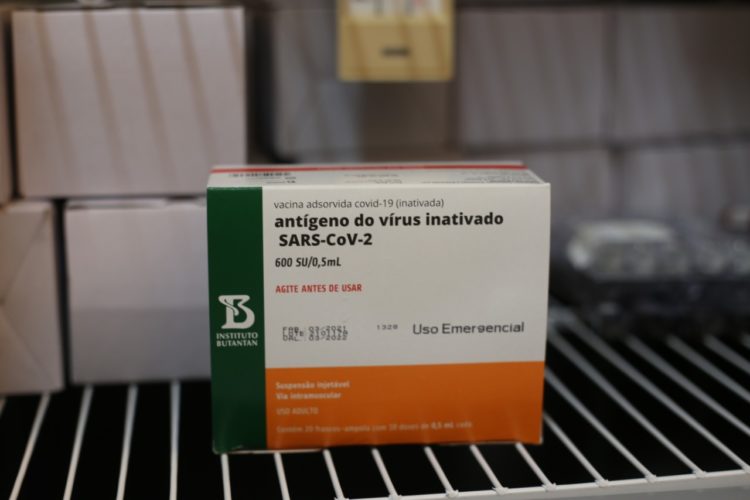 Santa Luzia tem 6.310 doses de vacinas e quer aplicação imediata