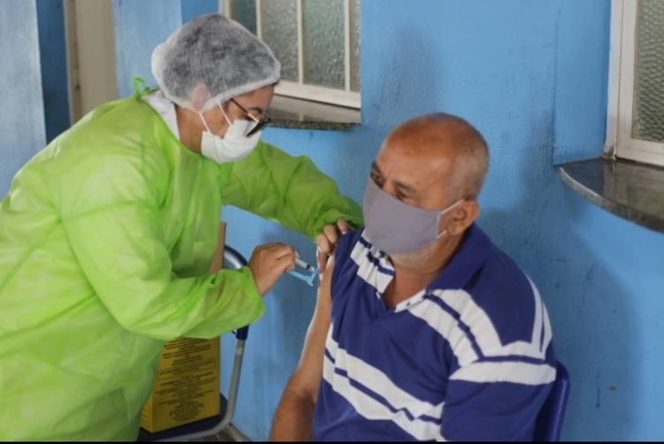 Vacinação contra covid para a faixa de 62 e 61 anos em Santa Luzia